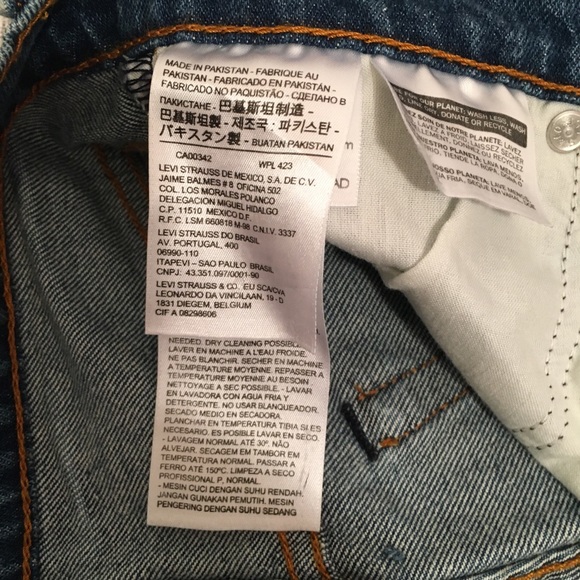 Levi’s Women’s High Waisted Medium Wash Shorts size 26 - Picture 9 of 9